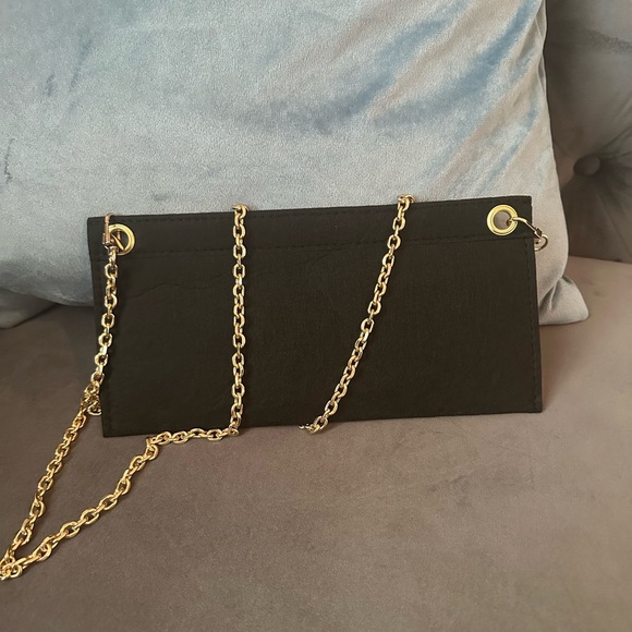🔥NWOT Insert with pocket for clutch with gold chain🔥 - Picture 2 of 3